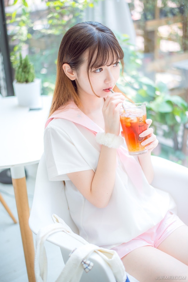“这……是个误会！”孟达有些尴尬的摇摇头，正要解释，庞统、魏延、法正等人已经赶到，法正扫了刘璝一眼，淡然道：“此事，是我设计，引你入壶，与孟达无关。”